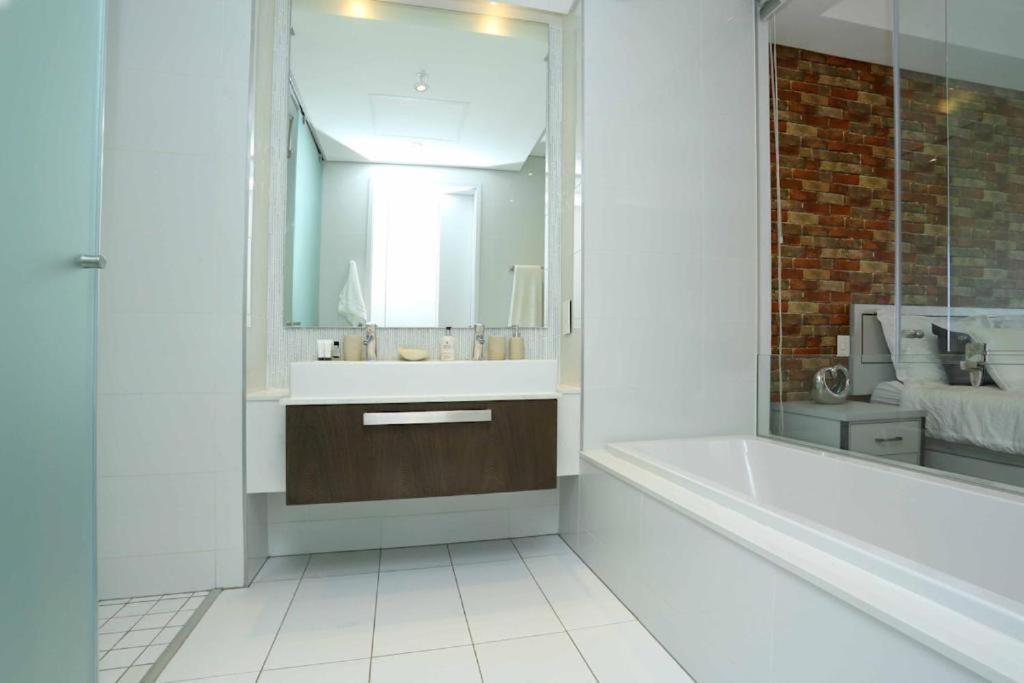 Sandton Skye Apartments Γιοχάνεσμπουργκ Εξωτερικό φωτογραφία